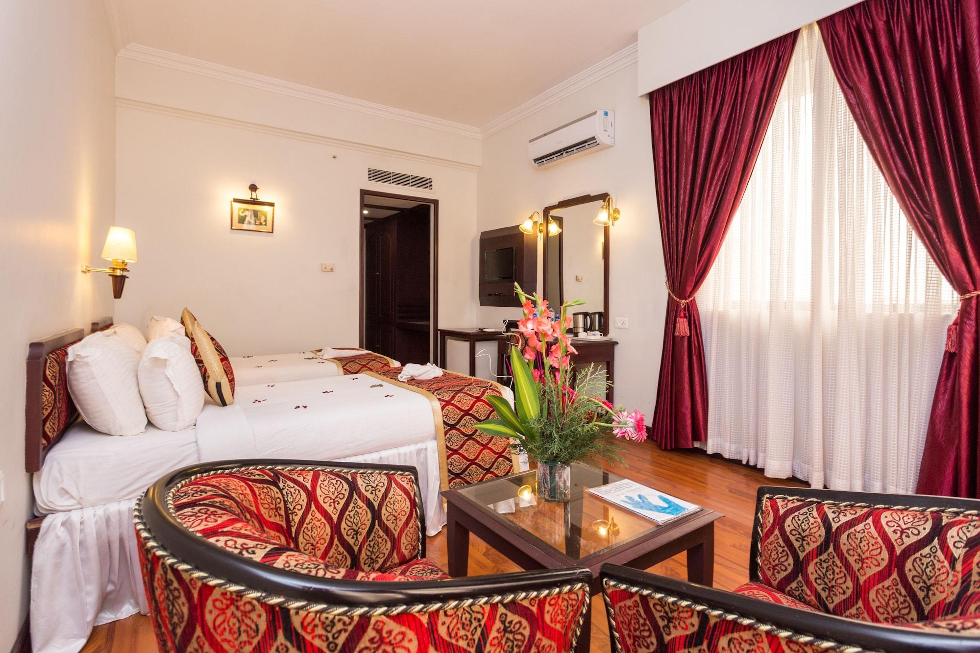 The Windsor Castle Hotel Kottayam Exterior photo