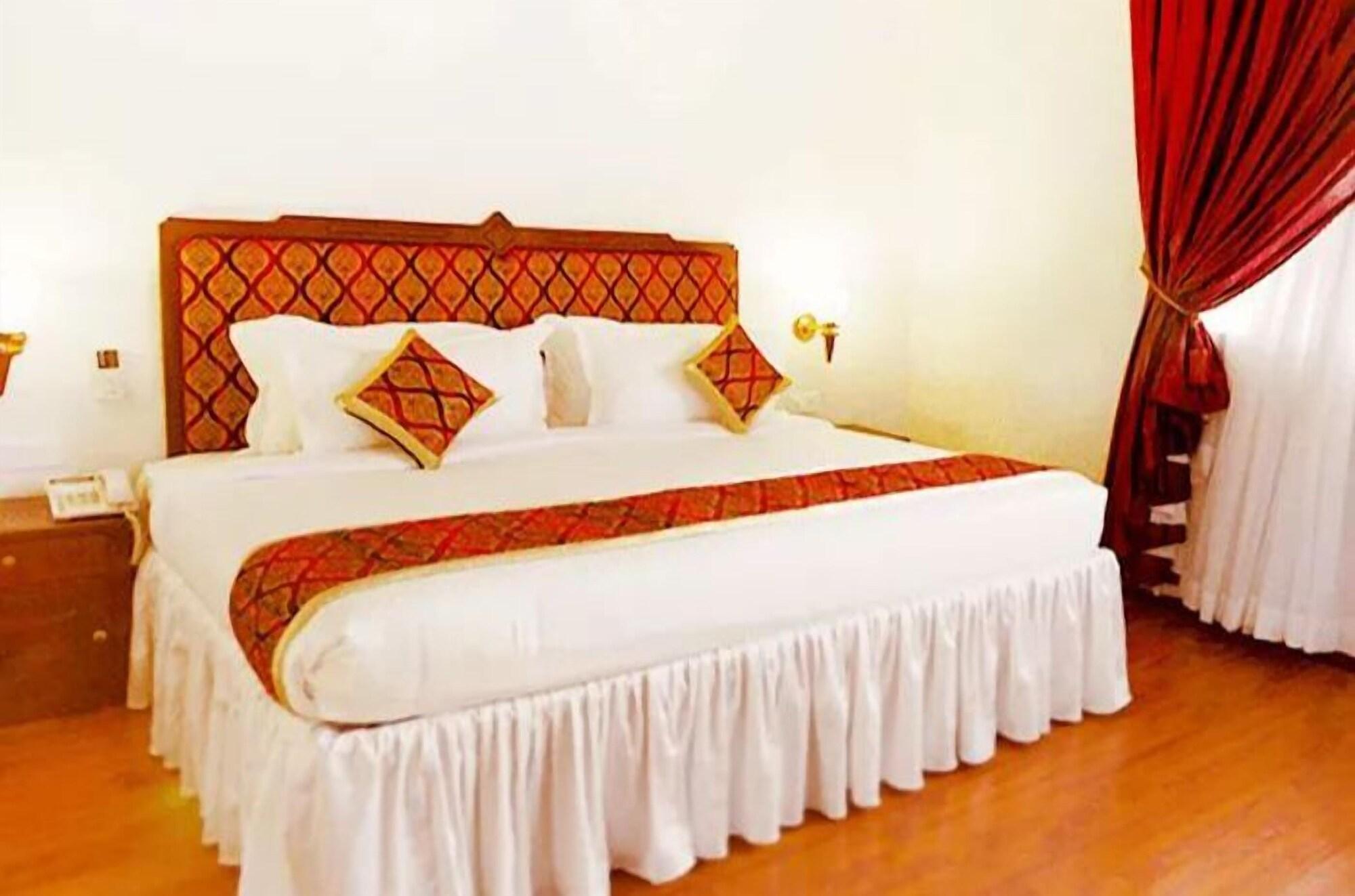 The Windsor Castle Hotel Kottayam Exterior photo