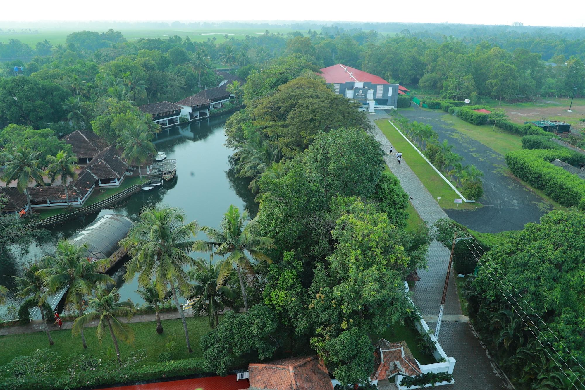 The Windsor Castle Hotel Kottayam Exterior photo