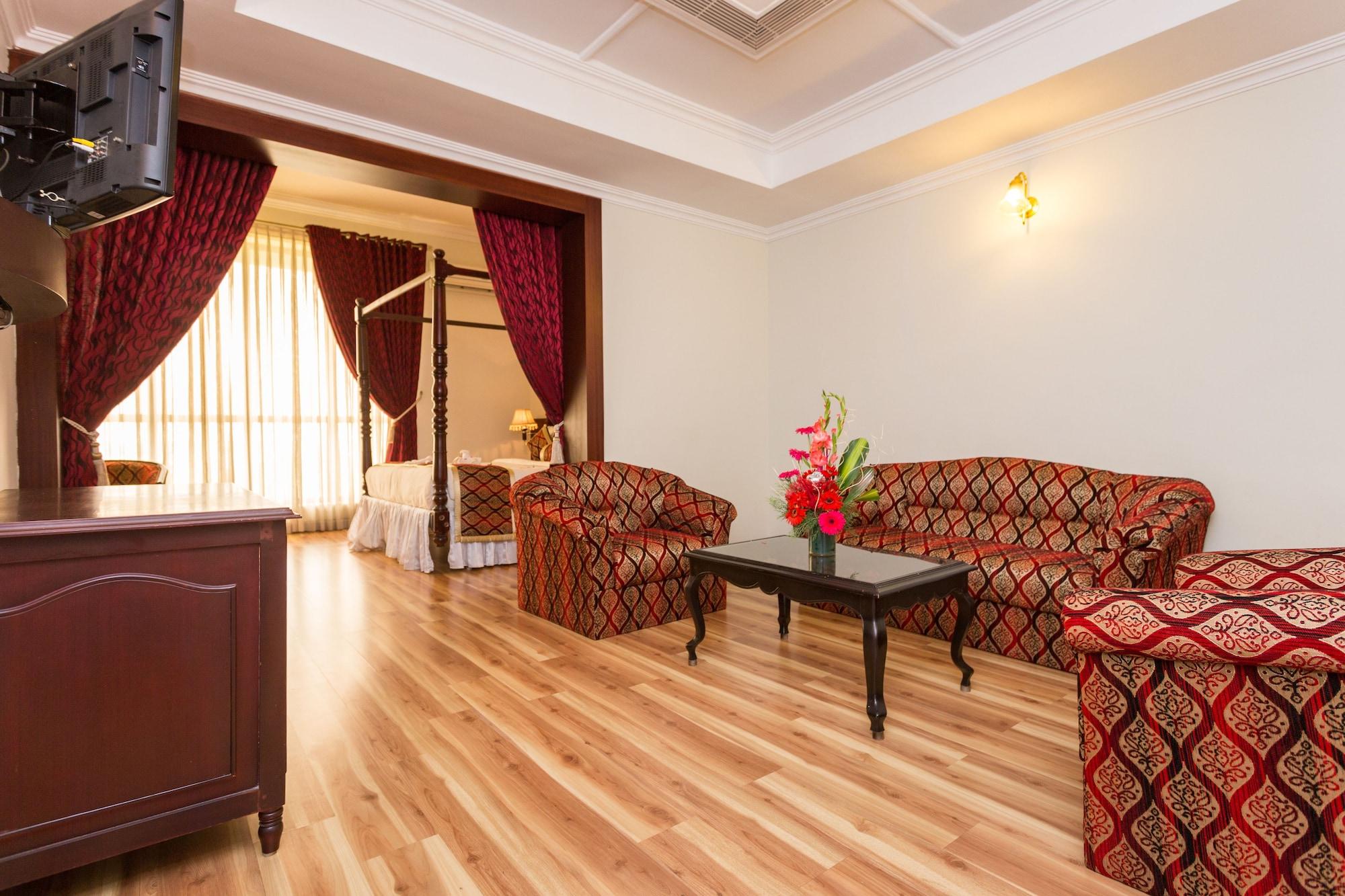 The Windsor Castle Hotel Kottayam Exterior photo
