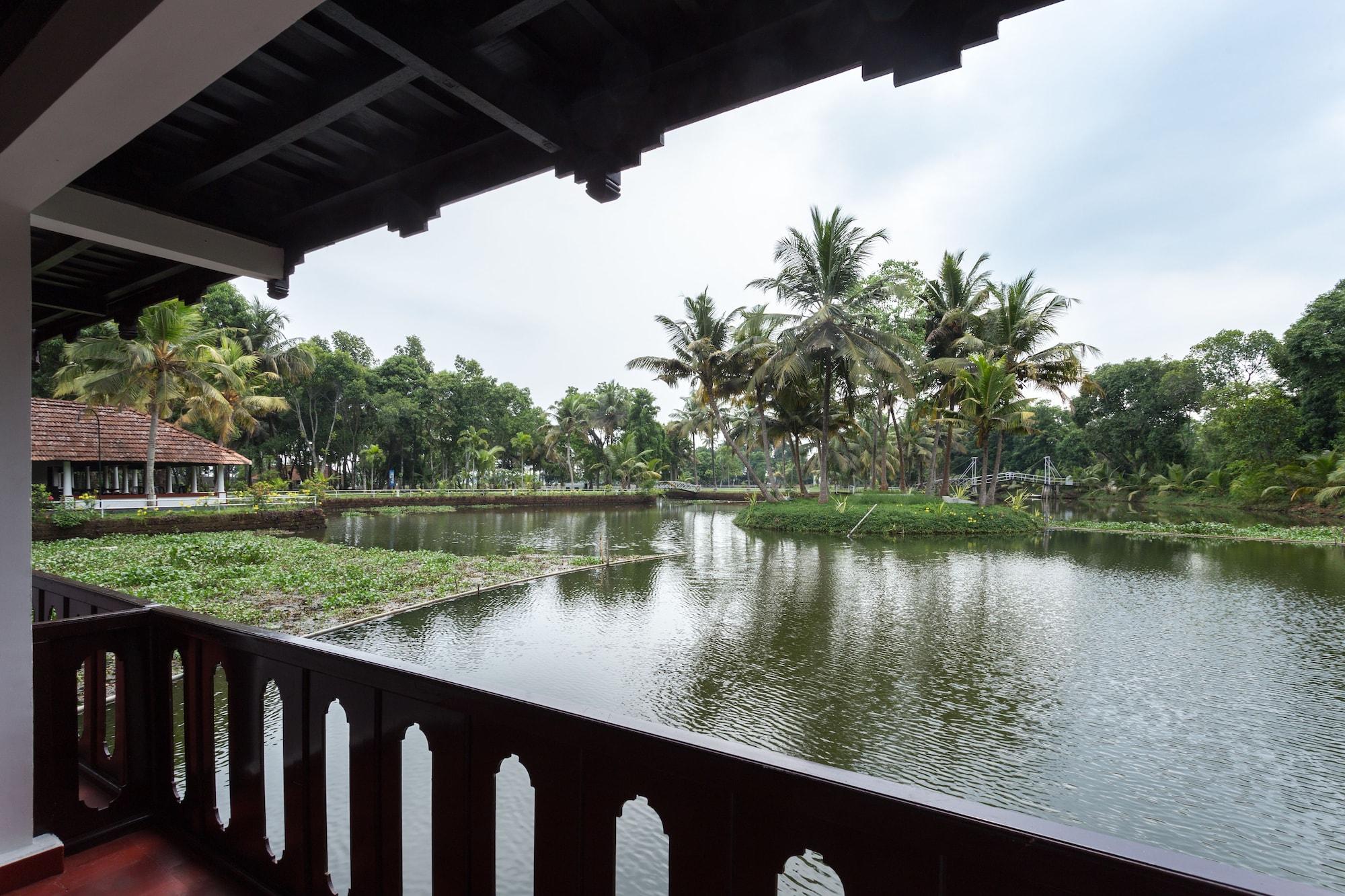 The Windsor Castle Hotel Kottayam Exterior photo