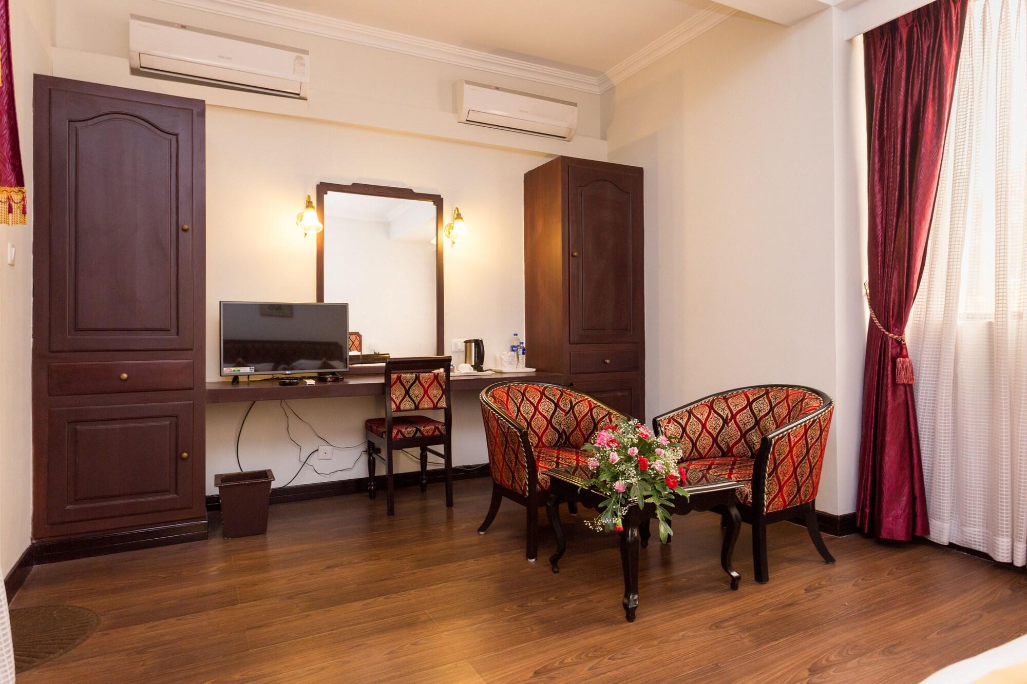 The Windsor Castle Hotel Kottayam Exterior photo