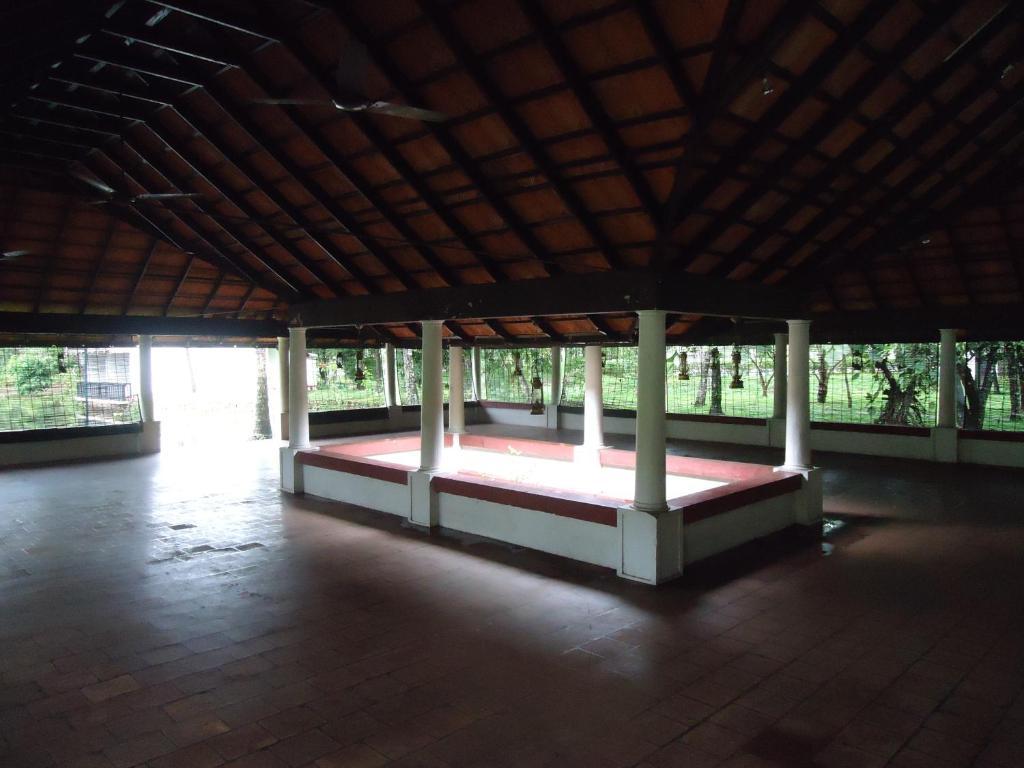 The Windsor Castle Hotel Kottayam Exterior photo