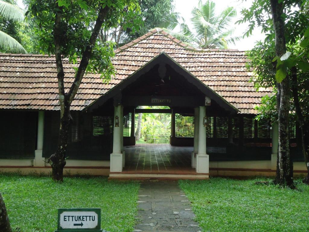 The Windsor Castle Hotel Kottayam Exterior photo