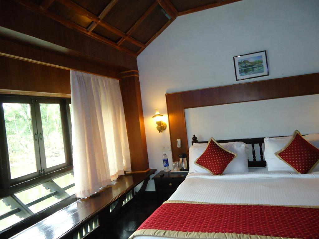 The Windsor Castle Hotel Kottayam Exterior photo