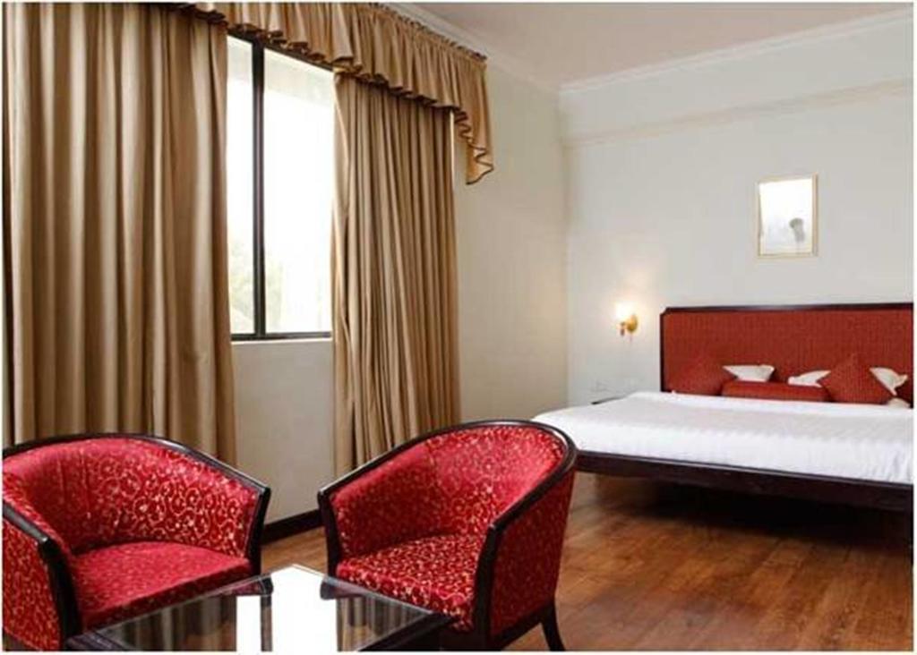 The Windsor Castle Hotel Kottayam Exterior photo