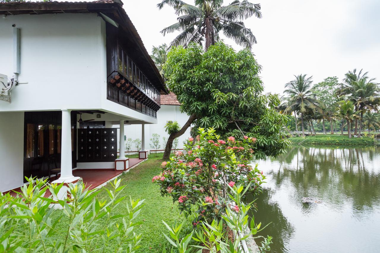 The Windsor Castle Hotel Kottayam Exterior photo