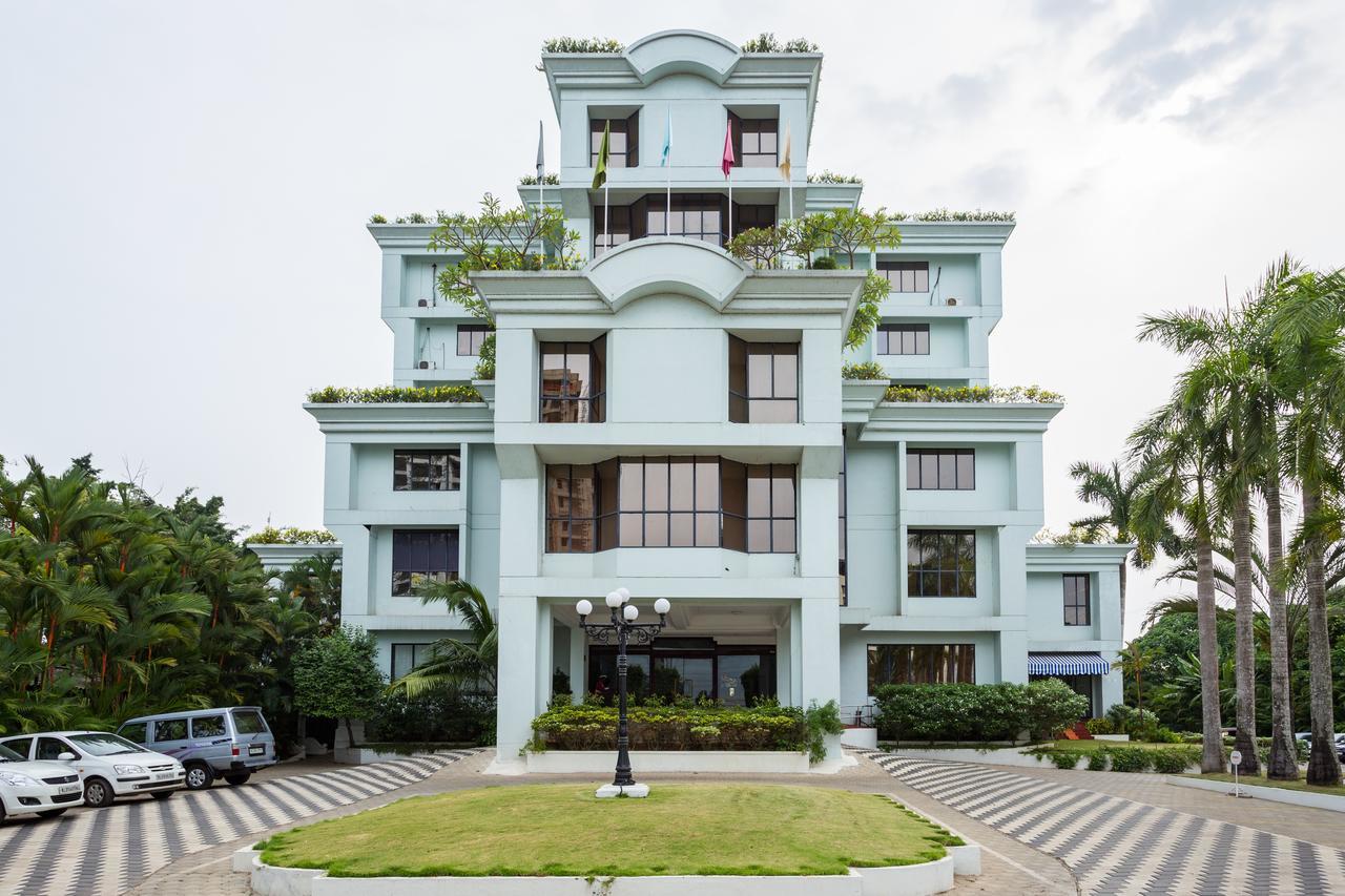The Windsor Castle Hotel Kottayam Exterior photo