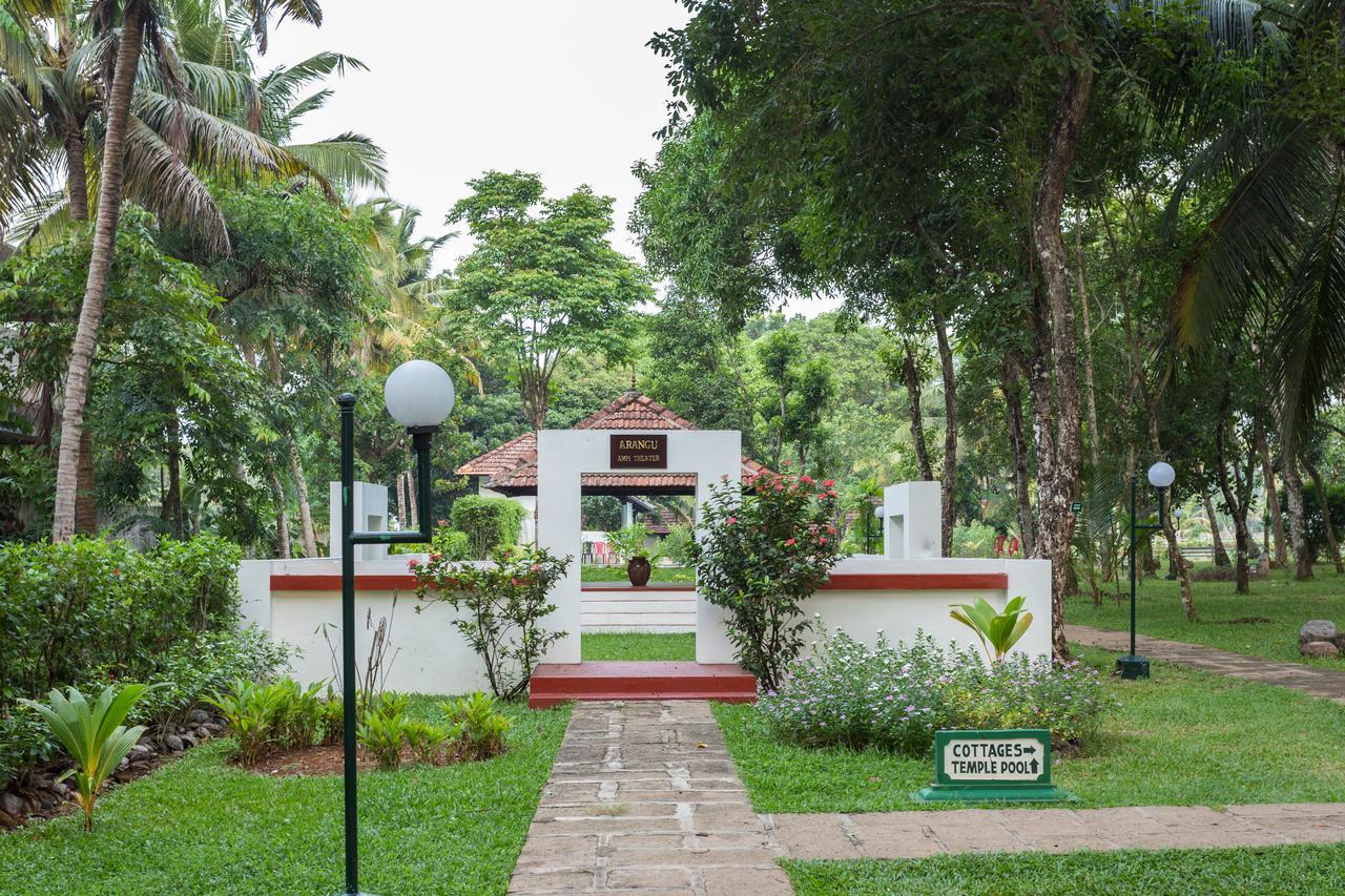 The Windsor Castle Hotel Kottayam Exterior photo