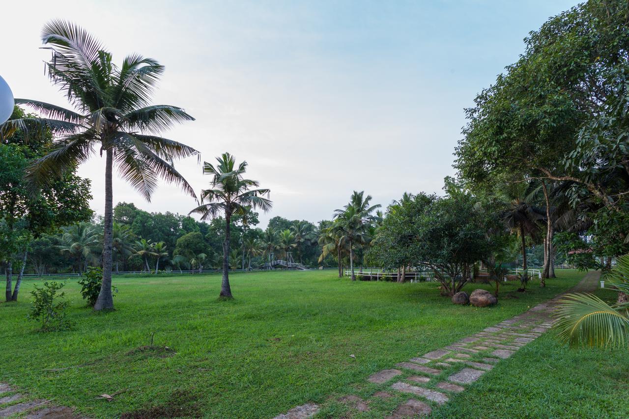 The Windsor Castle Hotel Kottayam Exterior photo