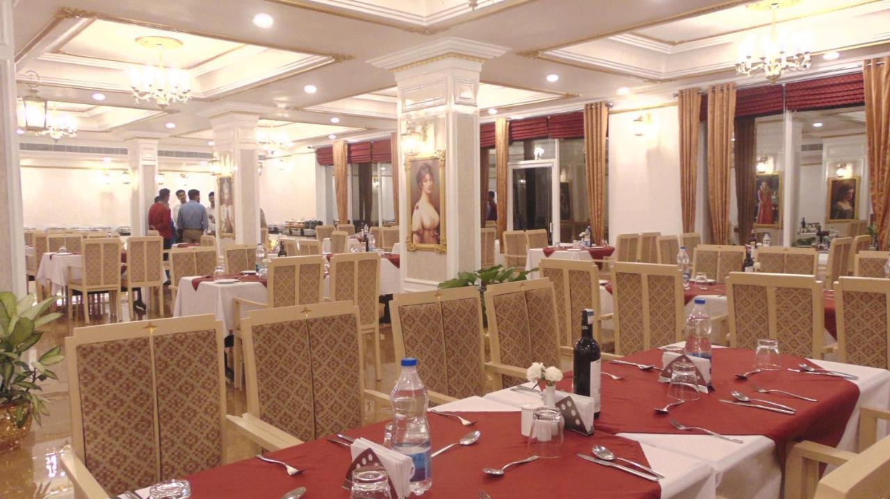 The Windsor Castle Hotel Kottayam Exterior photo