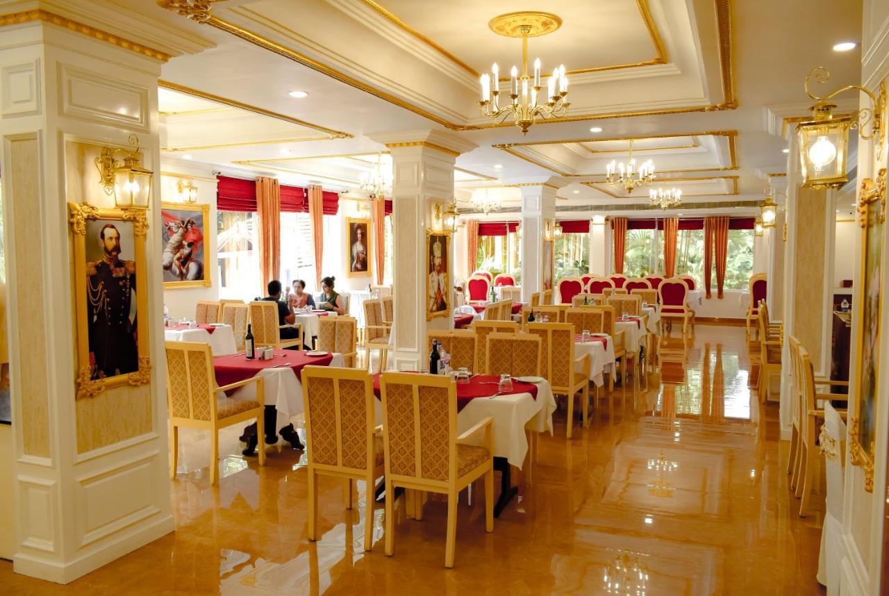 The Windsor Castle Hotel Kottayam Exterior photo
