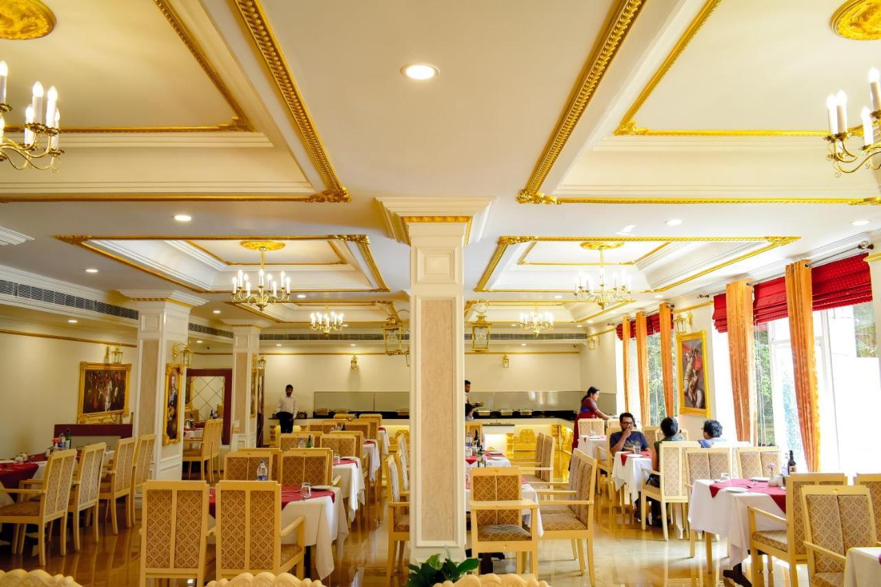 The Windsor Castle Hotel Kottayam Exterior photo